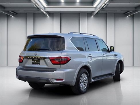 Used 2023 Nissan Armada SV image 4