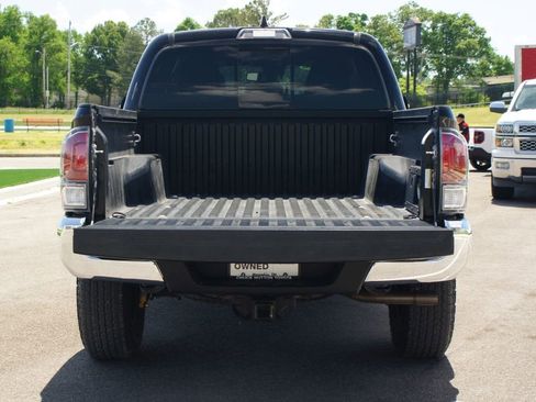 Used 2022 Toyota Tacoma TRD Off-Road RWD image 16