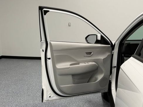 Used 2024 Hyundai Kona SEL AWD/4WD image 13