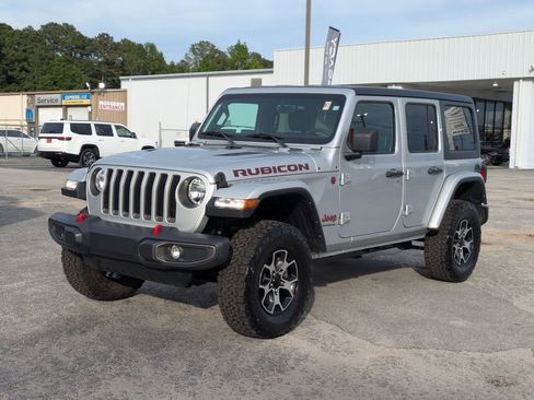 Used 2023 Jeep Wrangler Unlimited Rubicon AWD/4WD image 3