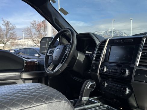 Used 2015 Ford F150 Platinum image 29