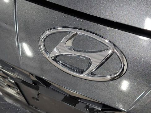 Used 2023 Hyundai Elantra Limited image 36