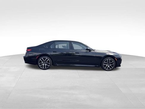 Used 2023 BMW 740i w/ Parking Assistance Package RWD image 6