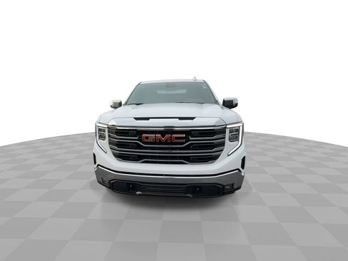 Used 2024 GMC Sierra 1500 SLT image 3