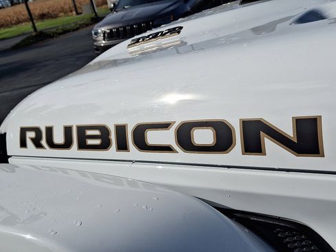 Certified 2022 Jeep Wrangler Unlimited Rubicon w/ Dual Top Group image 32