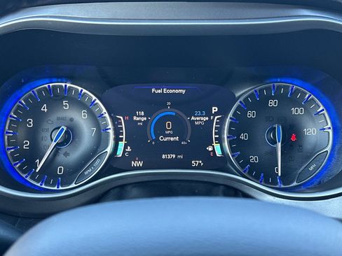 Used 2022 Chrysler Pacifica Touring-L FWD image 39