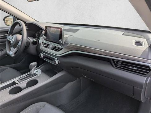 Used 2025 Nissan Altima 2.5 SV image 25