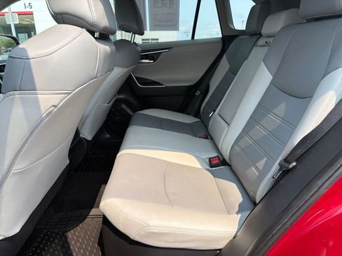 Used 2019 Toyota RAV4 Limited AWD/4WD image 22