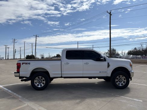 Used 2017 Ford F250 Lariat w/ Lariat Ultimate Package image 5