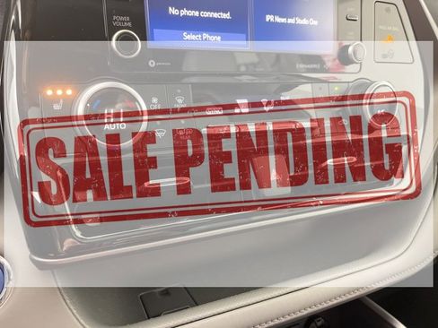 Certified 2022 Toyota Highlander XLE image 13