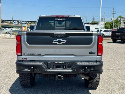 Used 2025 Chevrolet Silverado 2500 ZR2 w/ ZR2 Bison Edition AWD/4WD image 4