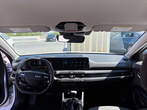 Used 2025 Kia K4 FWD image 32
