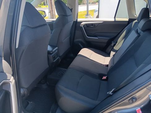 Used 2023 Toyota RAV4 LE AWD/4WD image 14