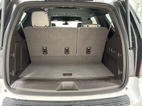 Used 2022 Chevrolet Tahoe LT w/ Luxury Package RWD image 26
