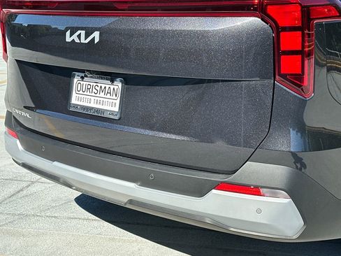 New 2026 Kia Carnival EX FWD image 5