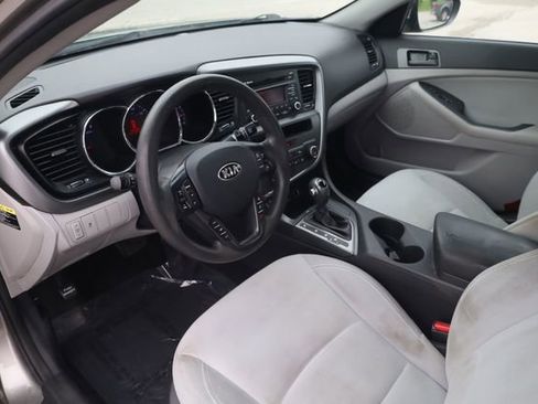 Used 2013 Kia Optima LX FWD image 9