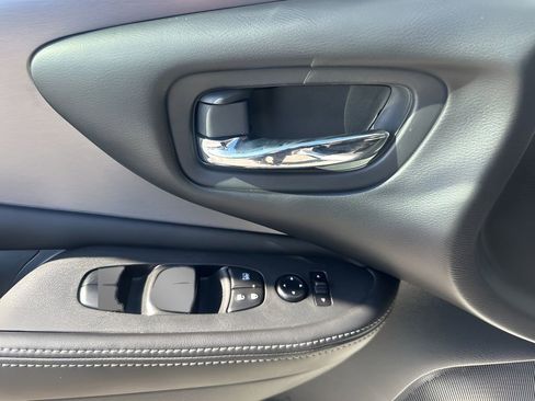 Used 2023 Nissan Murano SV w/ SV Midnight Edition Package image 25