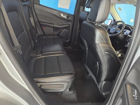 Used 2024 Ford Escape Platinum AWD/4WD image 28