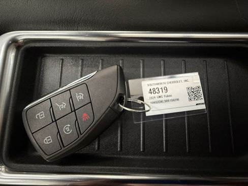 Used 2024 GMC Yukon Denali AWD/4WD image 35