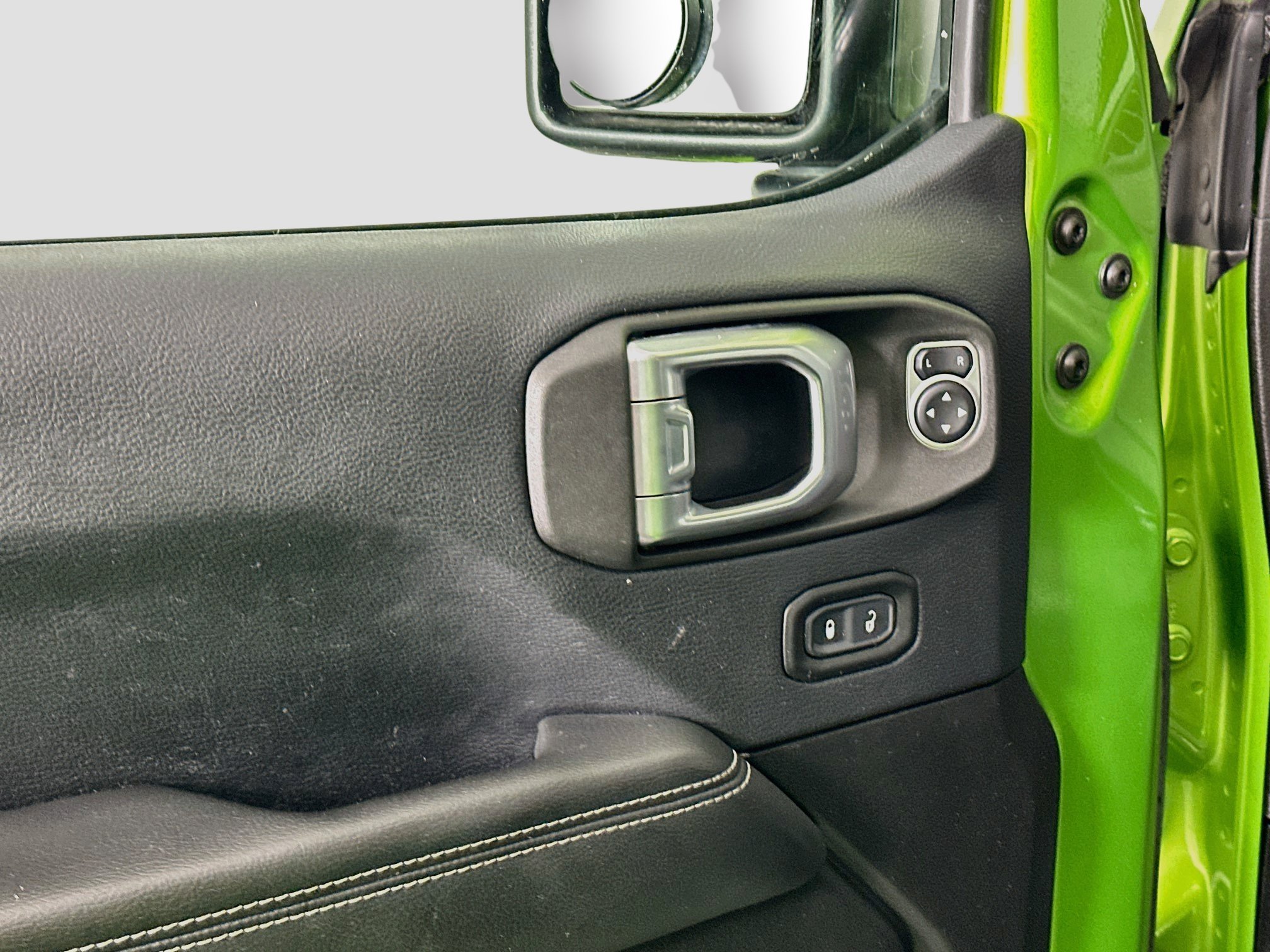 Used 2019 Jeep Wrangler Unlimited Sahara AWD/4WD image 15
