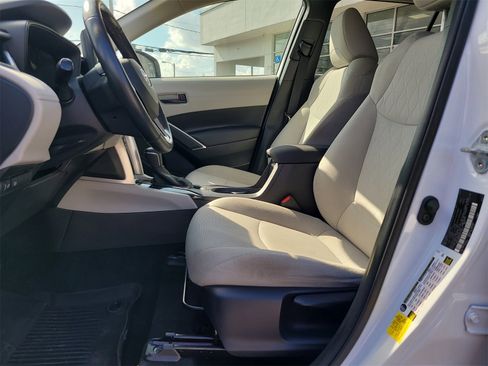 Used 2022 Toyota Corolla Cross LE image 18