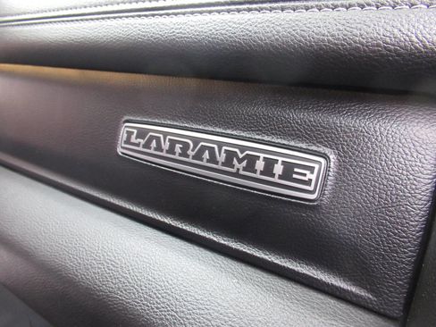 Used 2019 RAM 1500 Laramie image 9