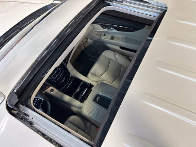 Used 2015 Cadillac Escalade Luxury AWD/4WD image 35