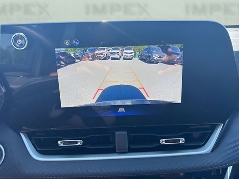 Used 2026 Chevrolet Equinox LT FWD image 19