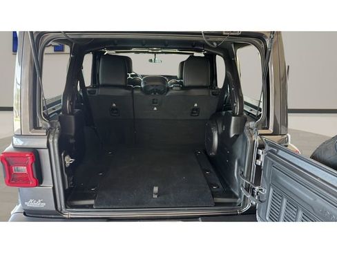 Used 2021 Jeep Wrangler Unlimited Sahara AWD/4WD image 15