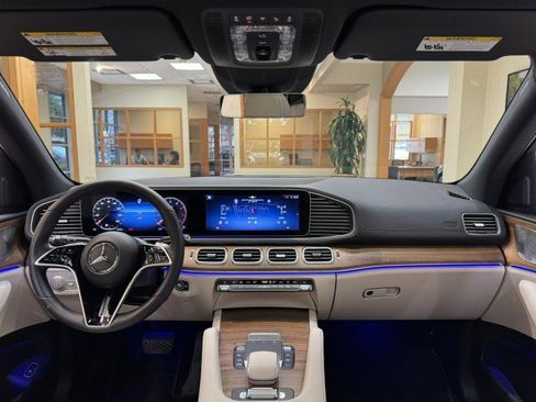 Certified 2025 Mercedes-Benz GLS 450 4MATIC image 7