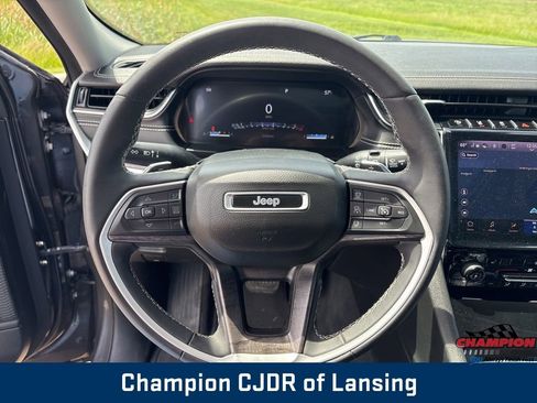 Used 2023 Jeep Grand Cherokee L Limited w/ Black Appearance Package AWD/4WD image 23