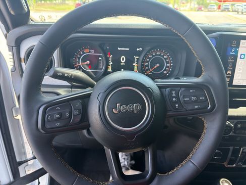 Used 2024 Jeep Wrangler Sport S AWD/4WD image 17