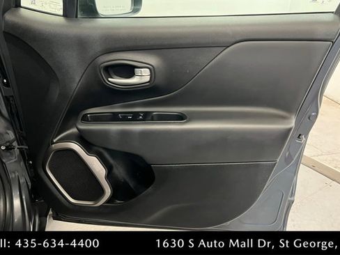 Used 2023 Jeep Renegade Latitude image 23