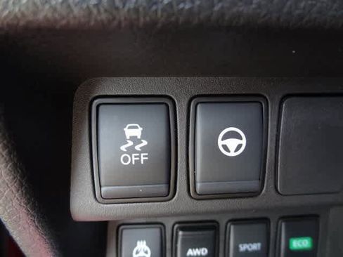 Used 2022 Nissan Rogue Sport SV w/ Technology Package image 11