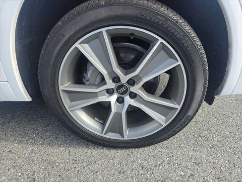 Certified 2025 Audi Q5 2.0T Premium image 9