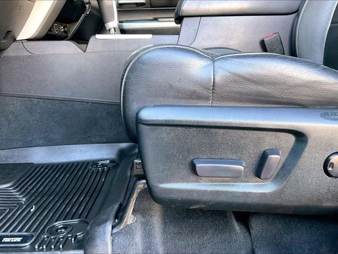 Used 2018 Toyota Tundra Limited image 17