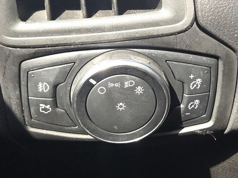 Used 2017 Ford Focus SEL FWD image 19