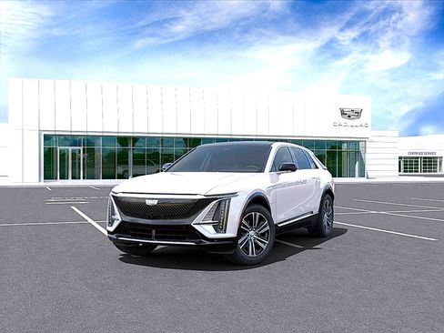 New 2025 Cadillac Lyriq Luxury image 8