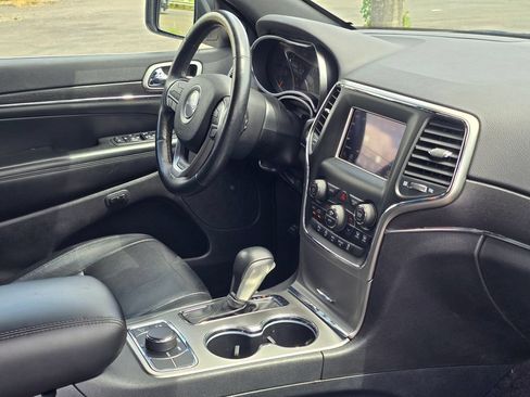Used 2018 Jeep Grand Cherokee Limited AWD/4WD image 18