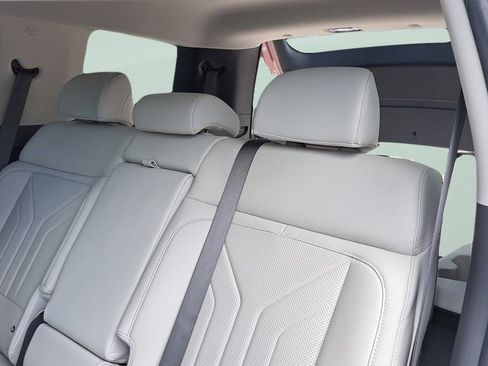 Used 2025 Hyundai Santa Fe SEL image 13