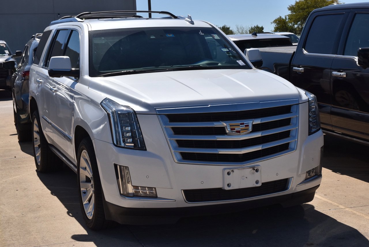 Used 2016 Cadillac Escalade Premium RWD image 4