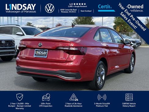 Certified 2024 Volkswagen Jetta SE w/ Panoramic Sunroof Package image 3
