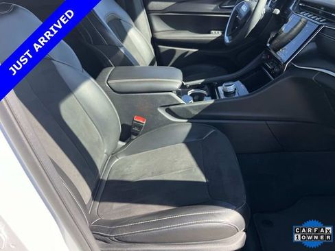 Certified 2023 Jeep Grand Cherokee L Laredo image 25