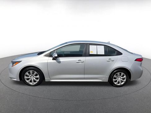 Used 2025 Toyota Corolla LE image 8