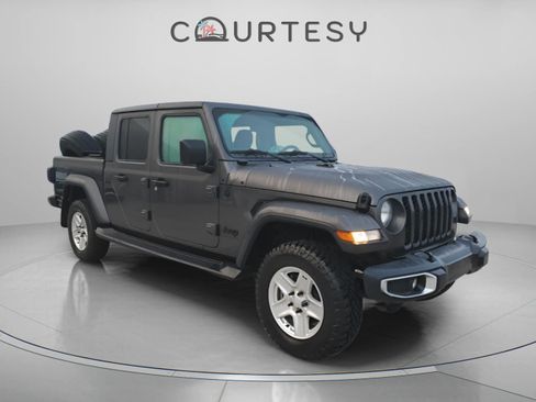 Certified 2020 Jeep Gladiator Sport w/ Quick Order Package 24S image 4