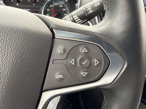 Used 2023 Chevrolet Traverse LT FWD image 17