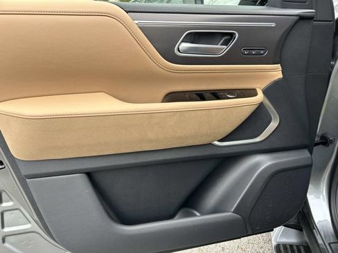 New 2026 INFINITI QX80 Luxe w/ Exterior Package RWD image 17