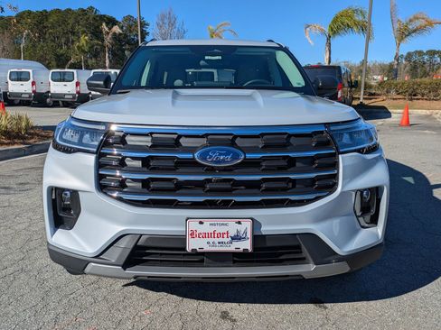 New 2026 Ford Explorer Active w/ Active Comfort Package image 9