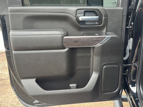 Used 2022 Chevrolet Silverado 2500 LTZ w/ LTZ Plus Package image 21