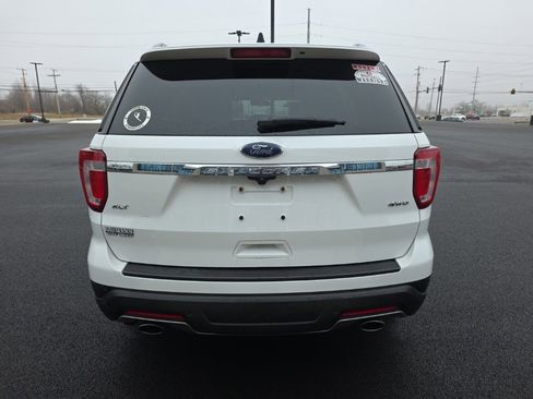 Used 2018 Ford Explorer XLT image 6